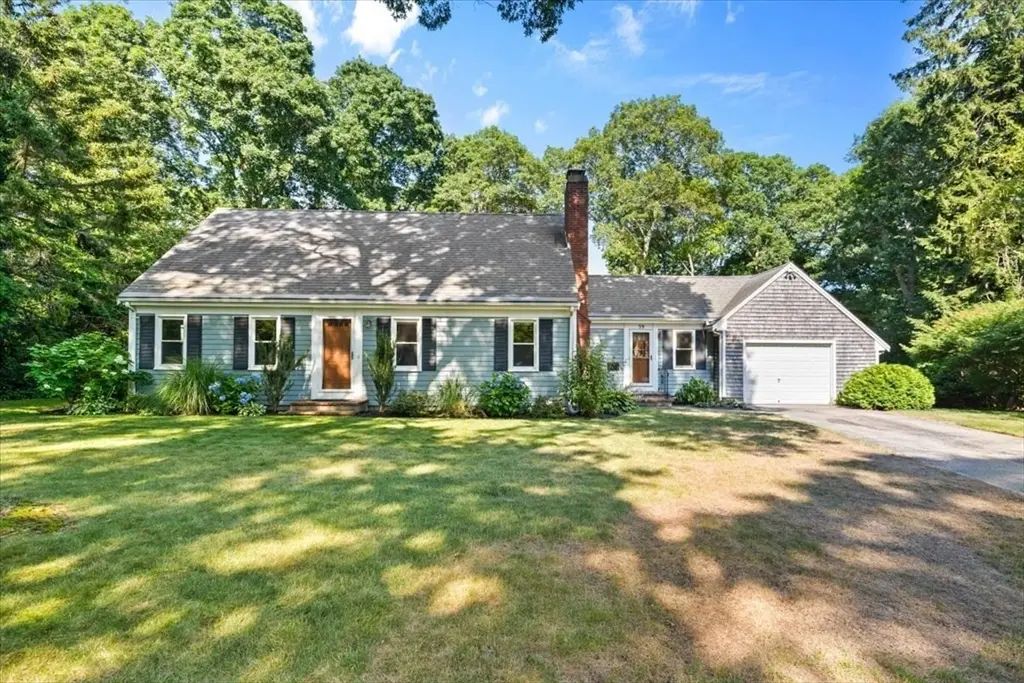 39 Coleridge Dr, Falmouth