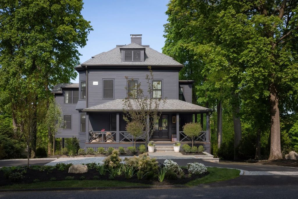 28 Longfellow, Wellesley