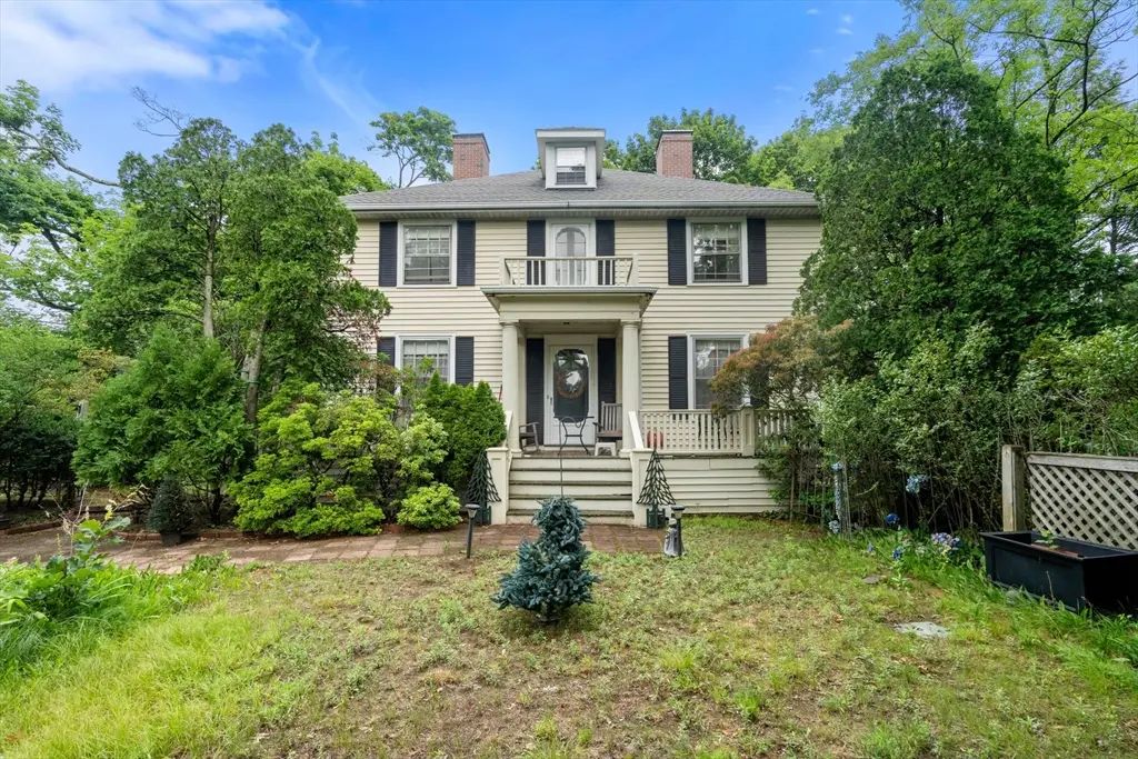 7 Park Cir, Arlington