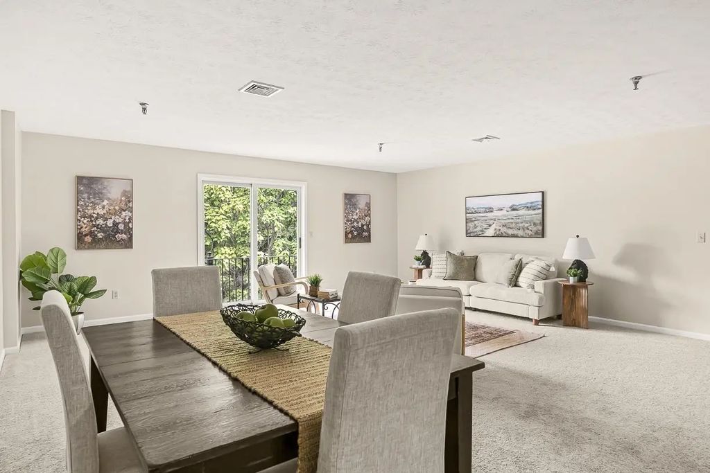 59 Mill St #302, Dracut