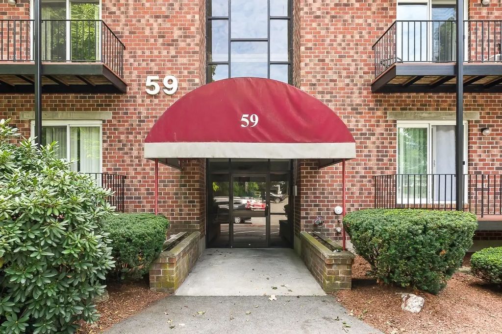 59 Mill St #302, Dracut