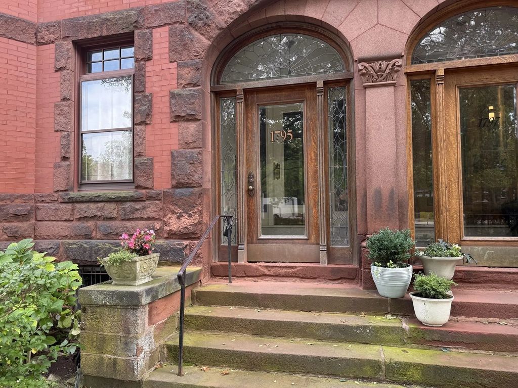 1795 Beacon Street #1a, Brookline