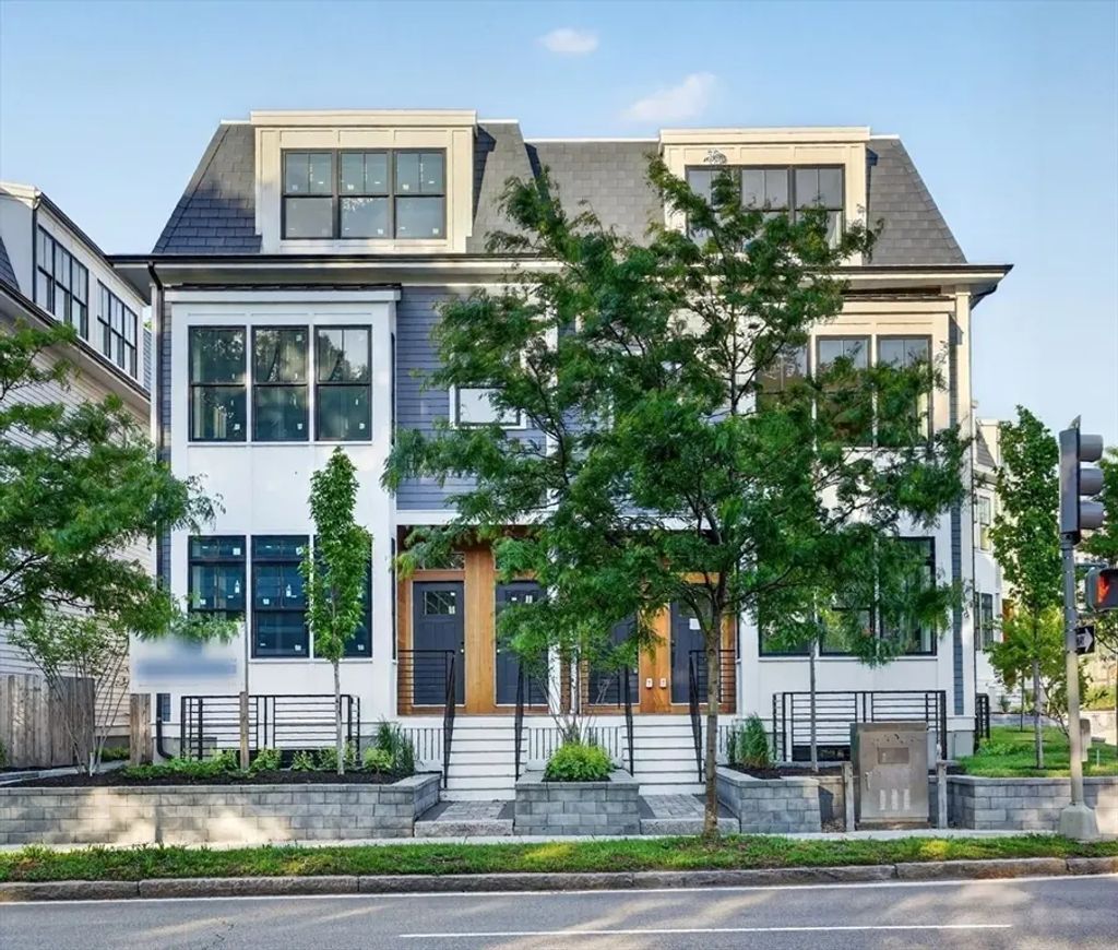 325b Alewife Brook Pkwy #b, Somerville