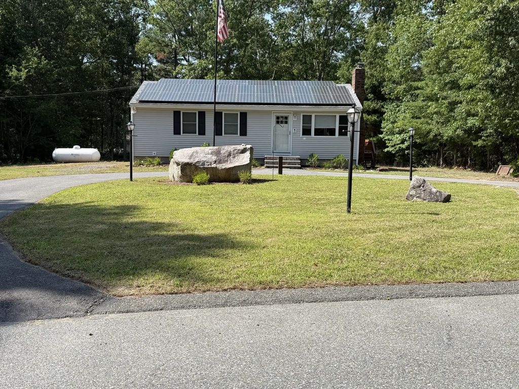 11 C H Clark Dr, Freetown
