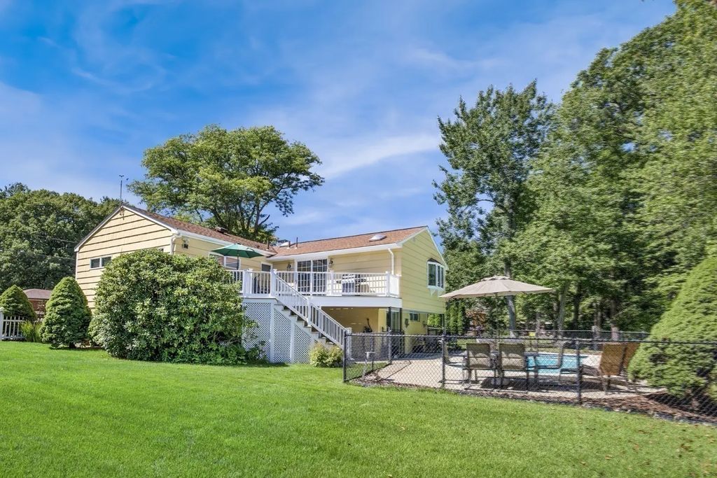 12 Carpenter Road, Lynnfield