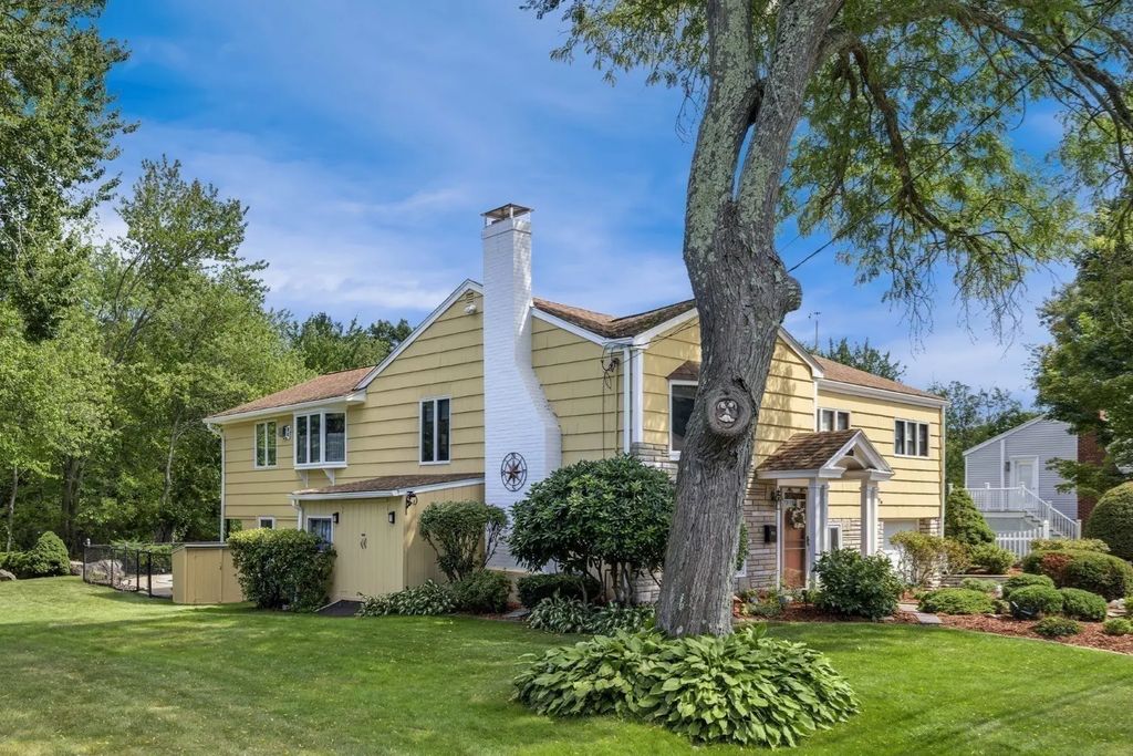12 Carpenter Road, Lynnfield