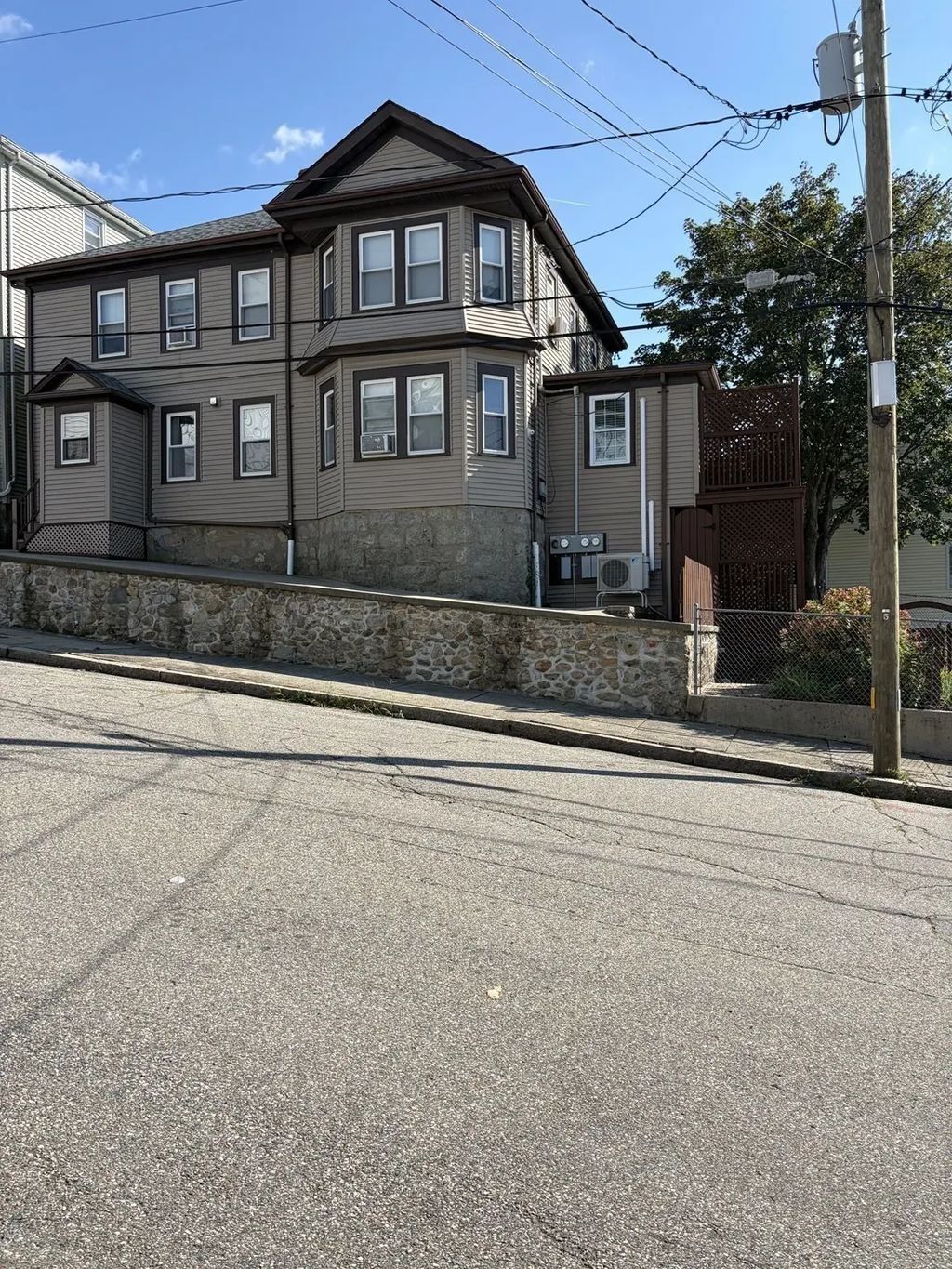 117 Last Street, Fall River