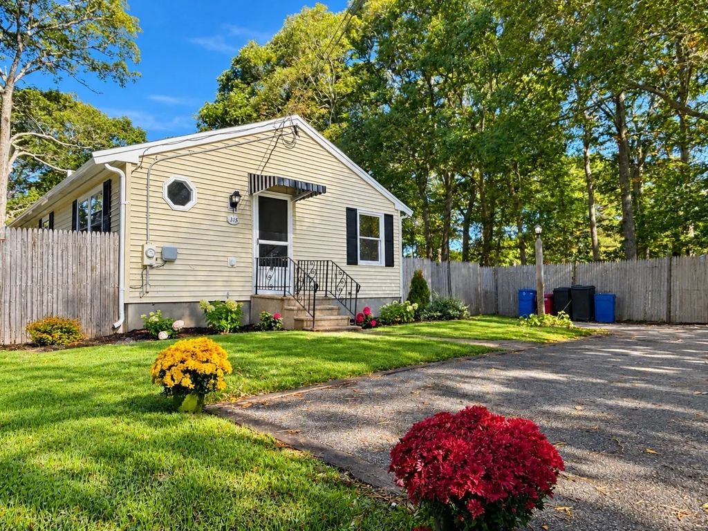 315 Winslow Gray Rd, Yarmouth