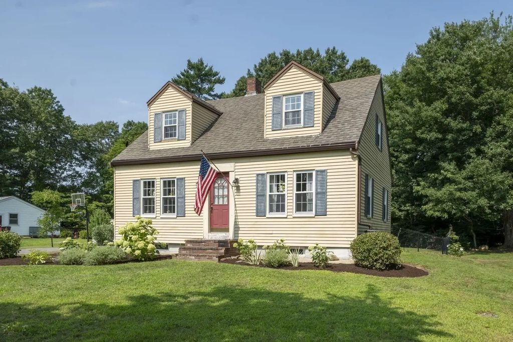 37 Acorn St, Middleboro