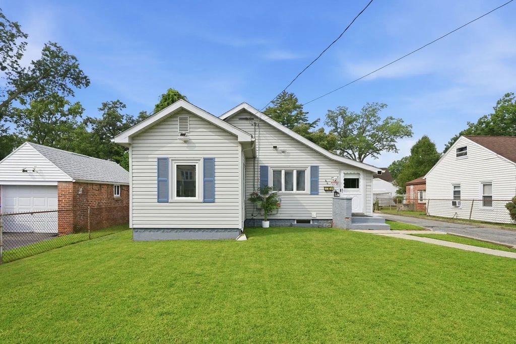 66 Upland, Springfield