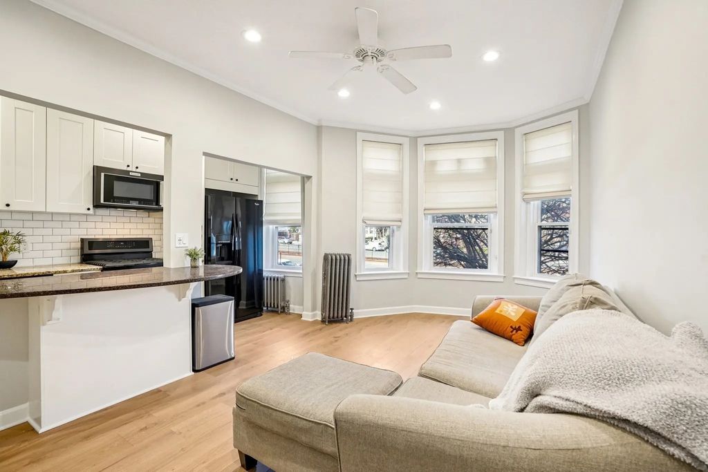 1870 Commonwealth Ave #1, Boston