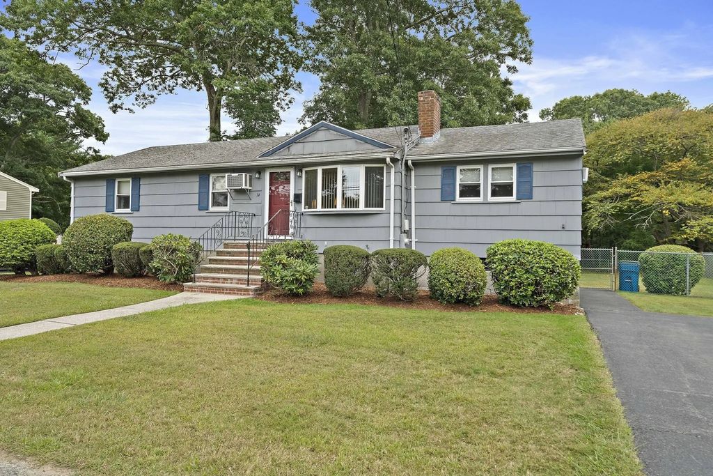 14 Gerald Avenue, Randolph