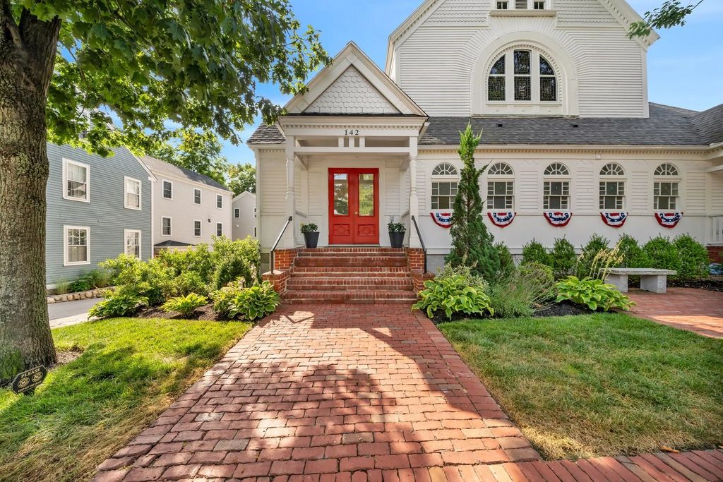 142 Main St #4, Amesbury