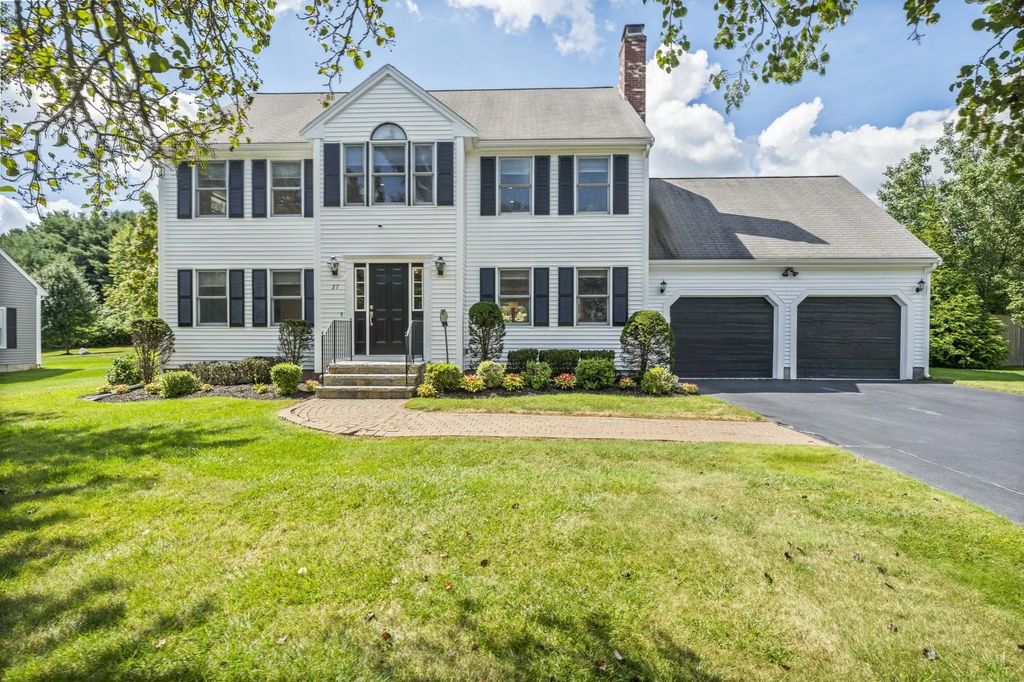 27 Sparrow Rd, Stoughton