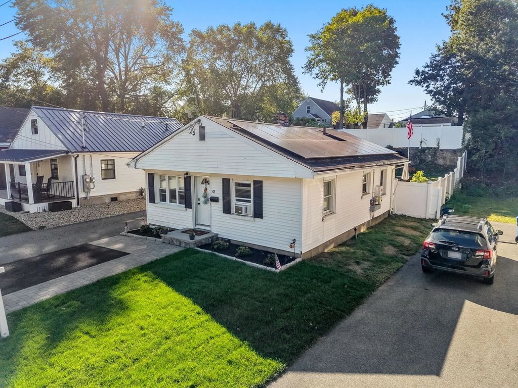 42 Mokema Ave, Waltham