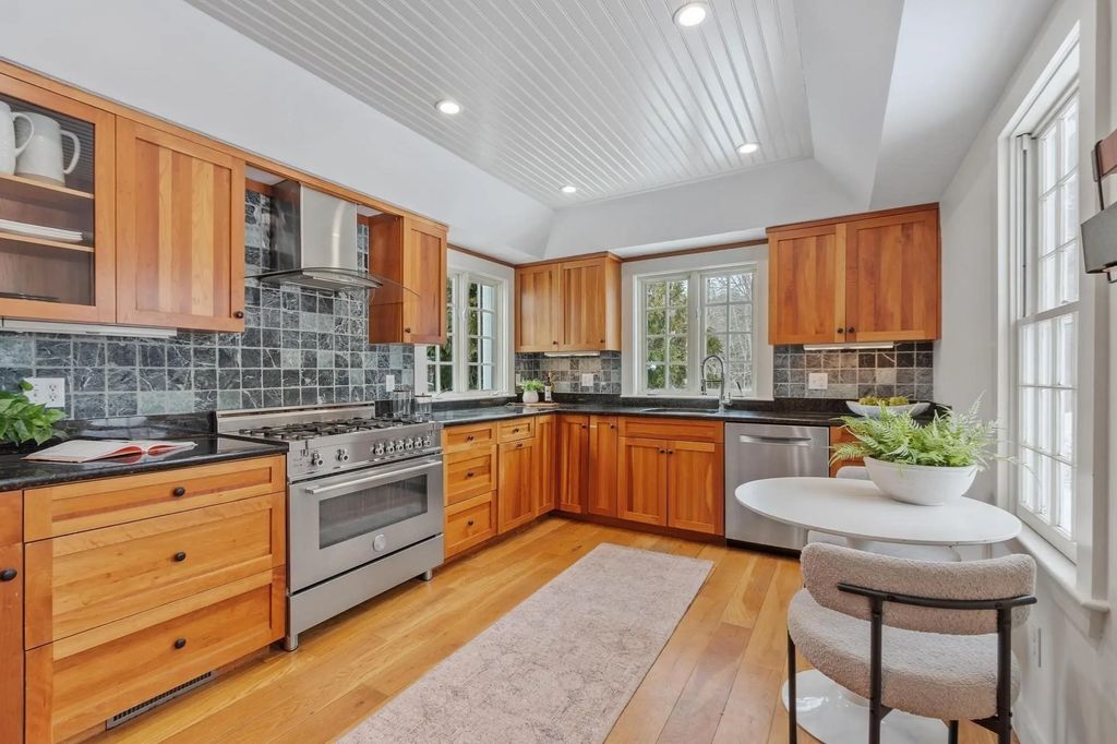5 Lowell St #5, Carlisle