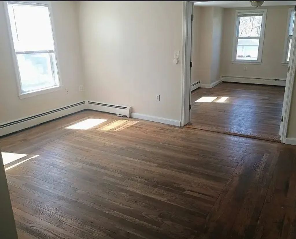 15 Crapo St #1, Taunton