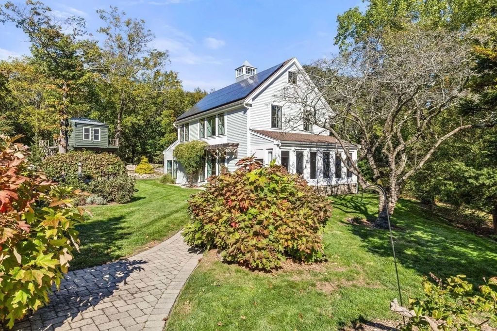 108 Kilby St, Hingham