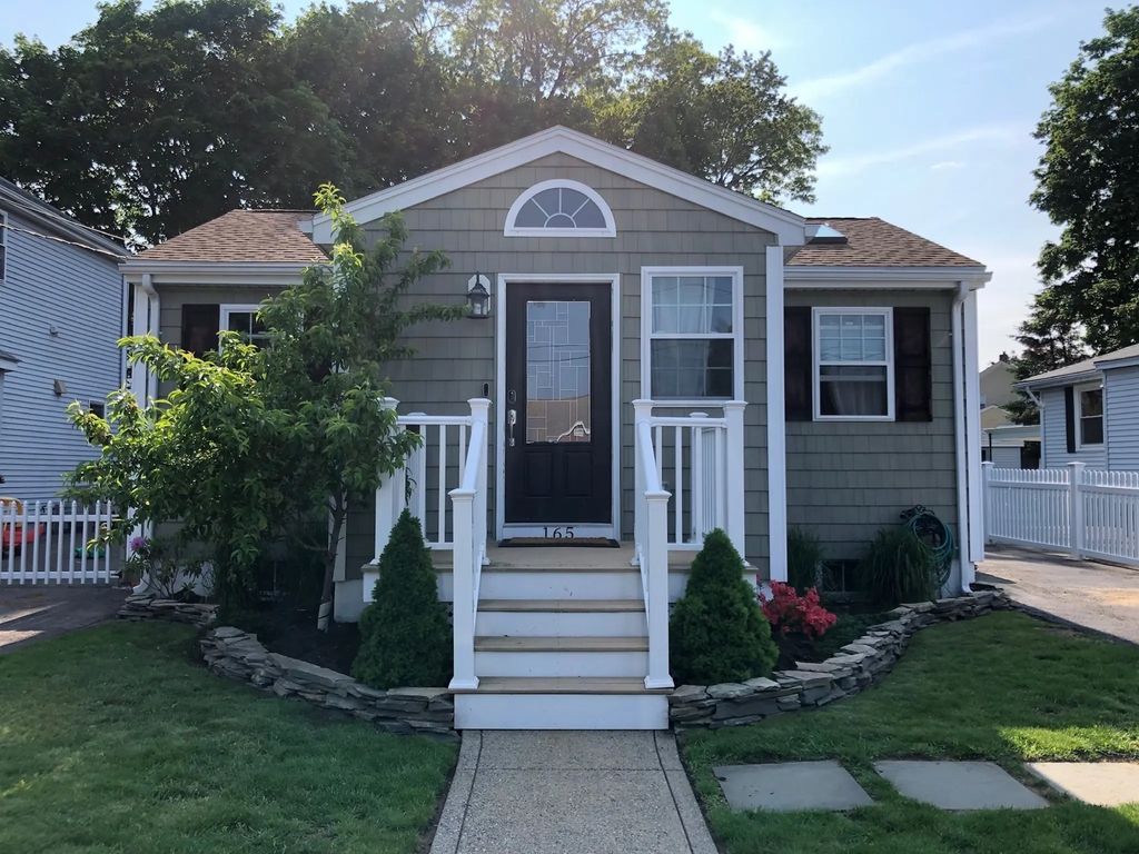 165 Albatross Rd, Quincy