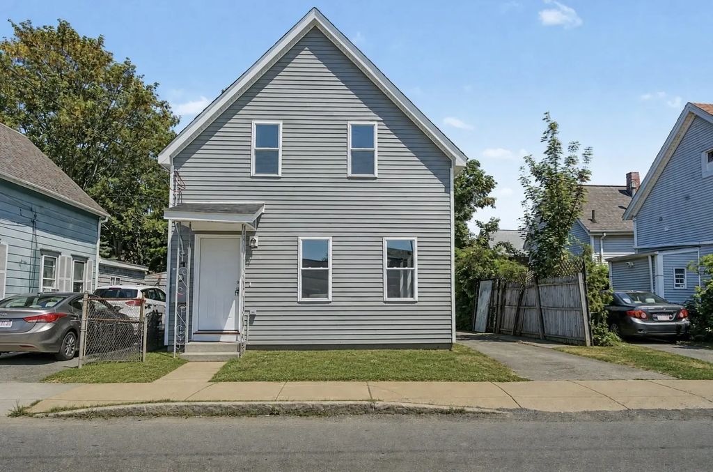 85 Middle St, Fairhaven