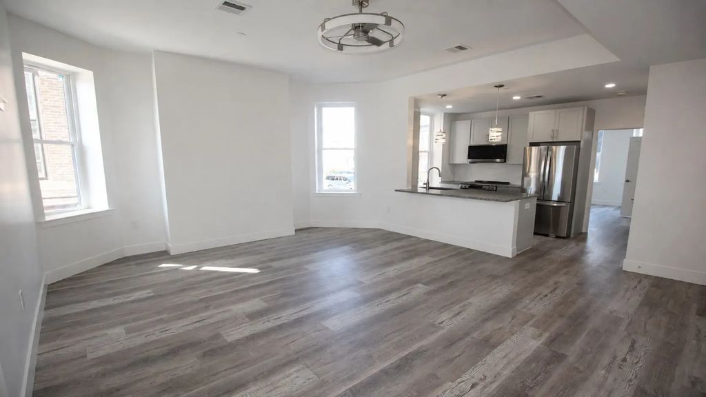 525 E Broadway #1, Boston