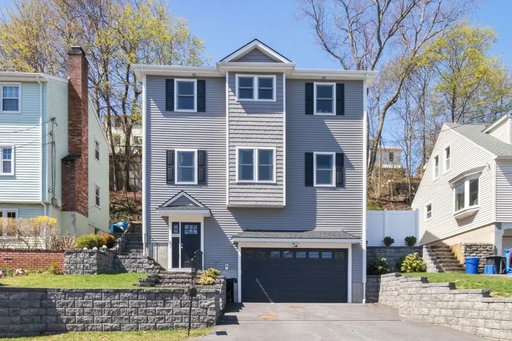 20 College Farm Rd, Waltham