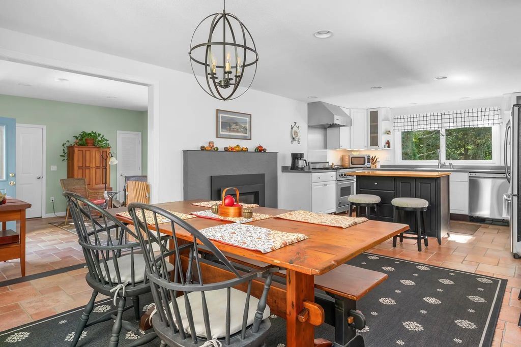 70 Acre Hill Rd, Barnstable