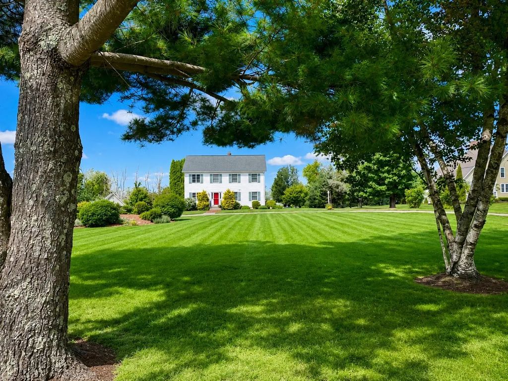 60 Osgood Rd., Sterling