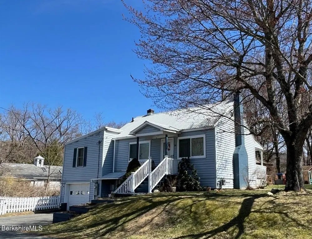 20 White Oaks Road, Williamstown