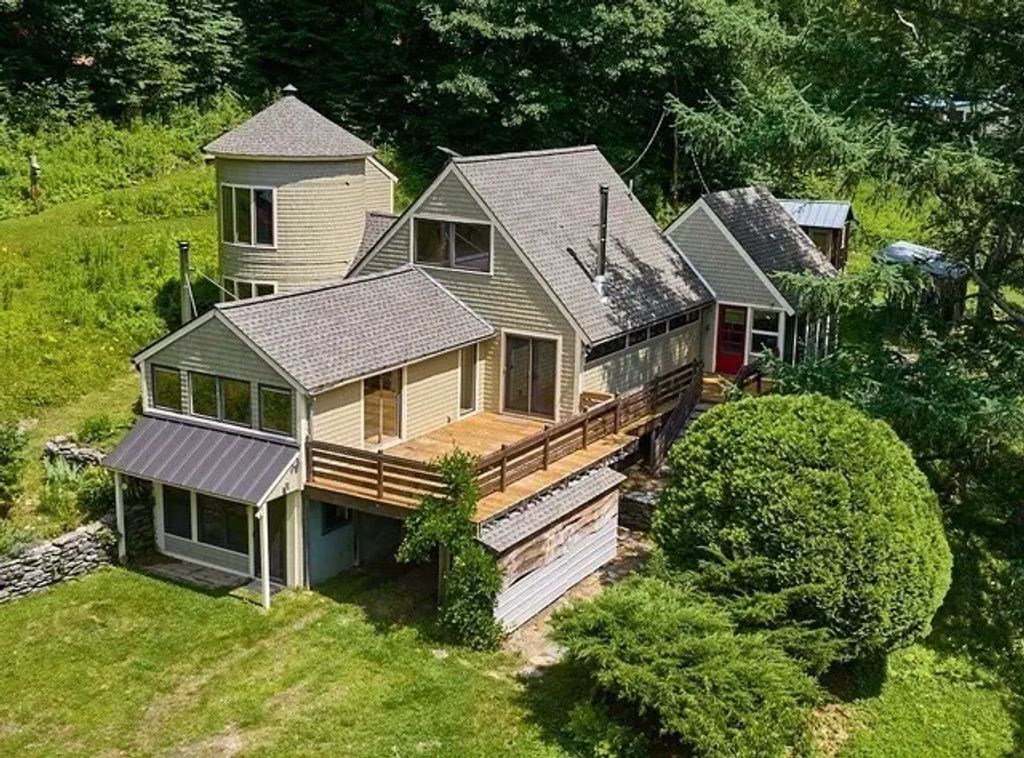 92 Middle Rd, Hawley