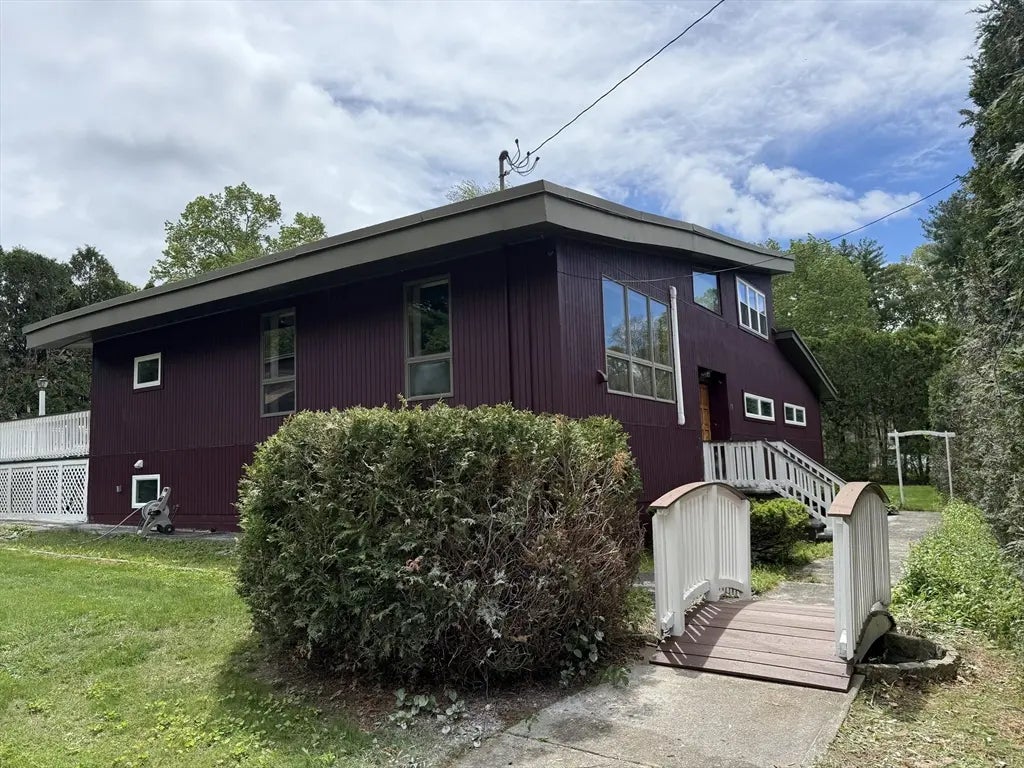 79 B St, Dracut