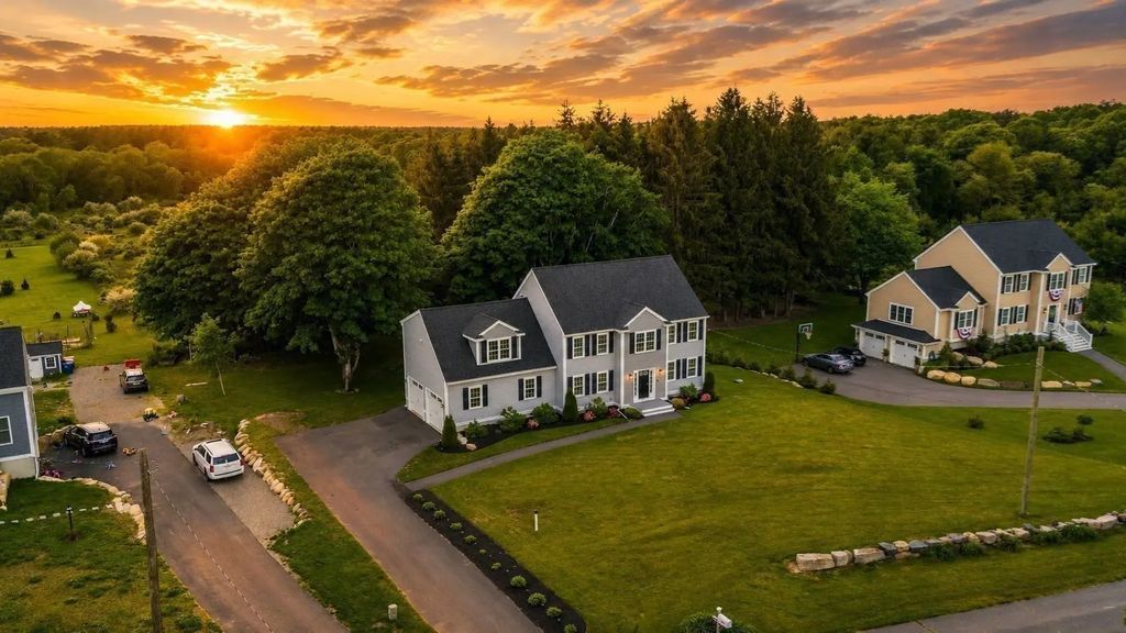3 Crystal Spring Rd, Mattapoisett