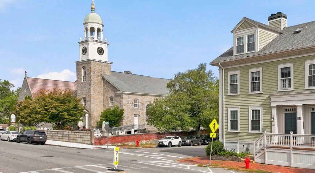 162 High St #b, Newburyport