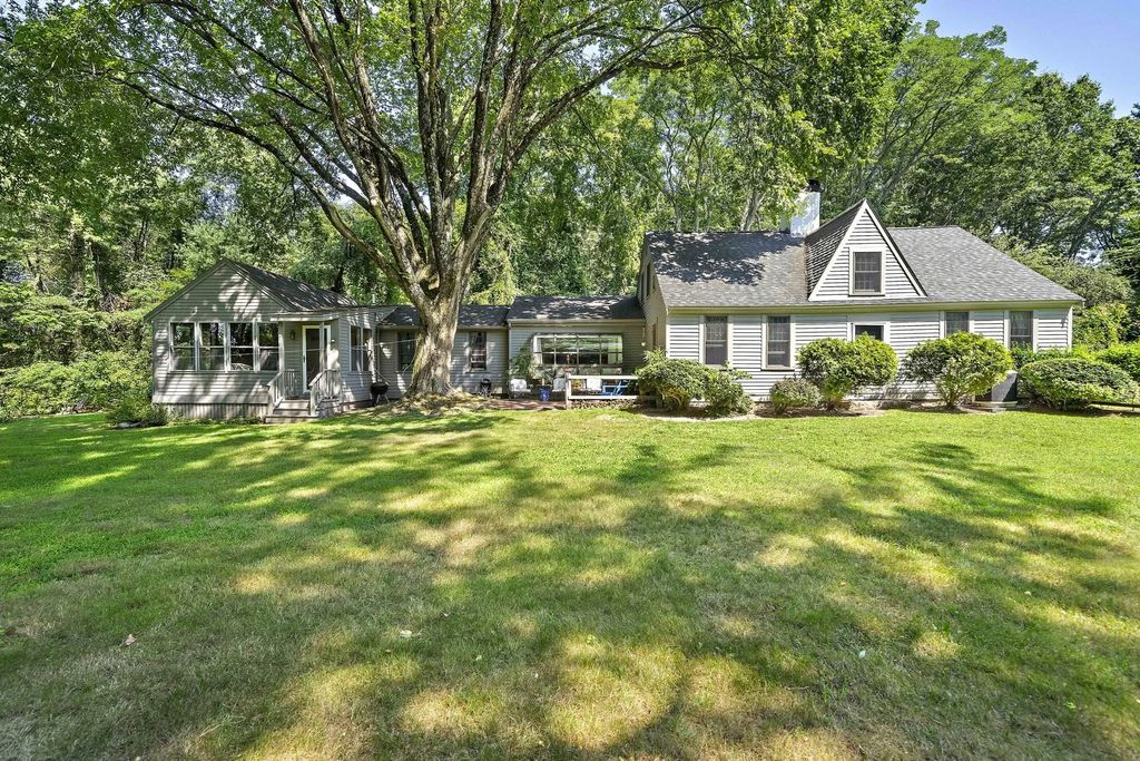 128 Whitford Cir, Marshfield
