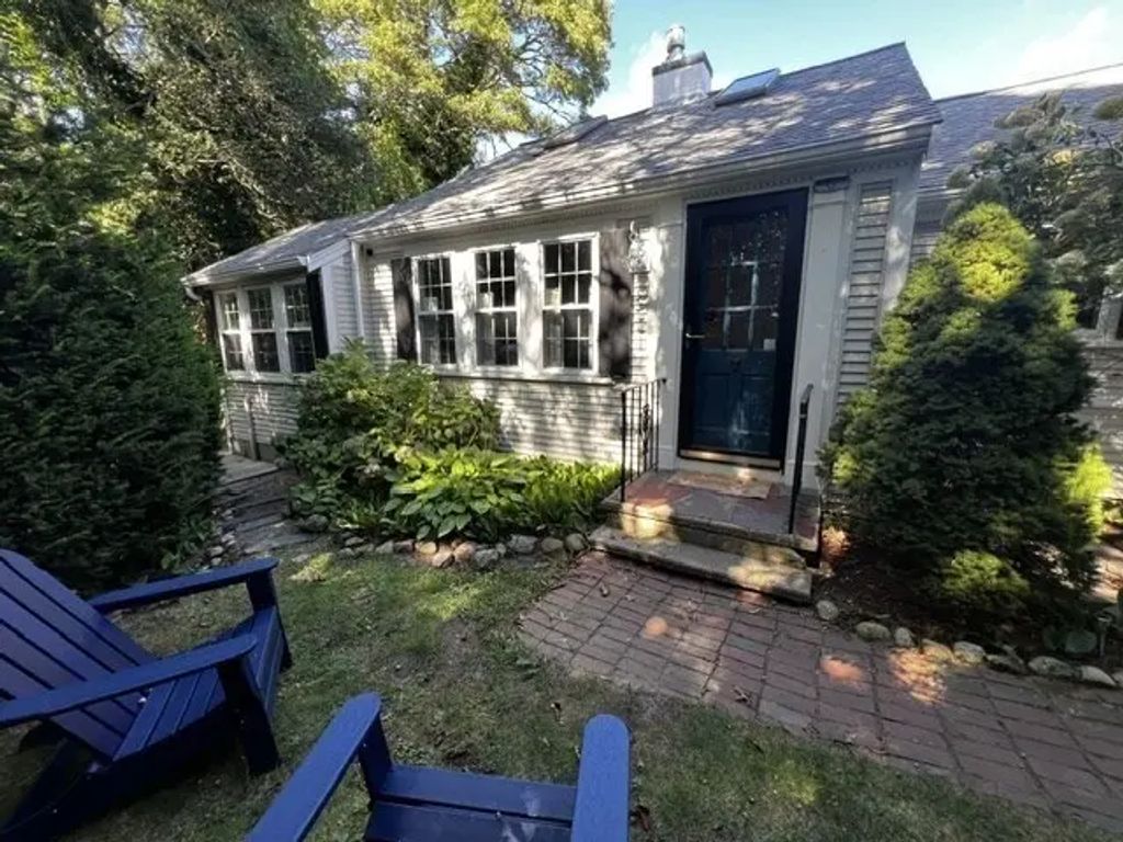64 Harrison Road, Barnstable