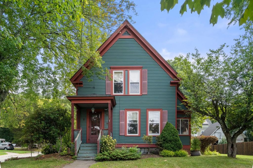 35 Dutcher St, Hopedale