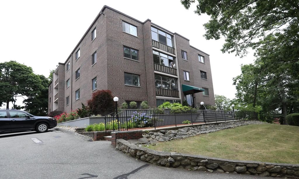 62 South St #15, Quincy