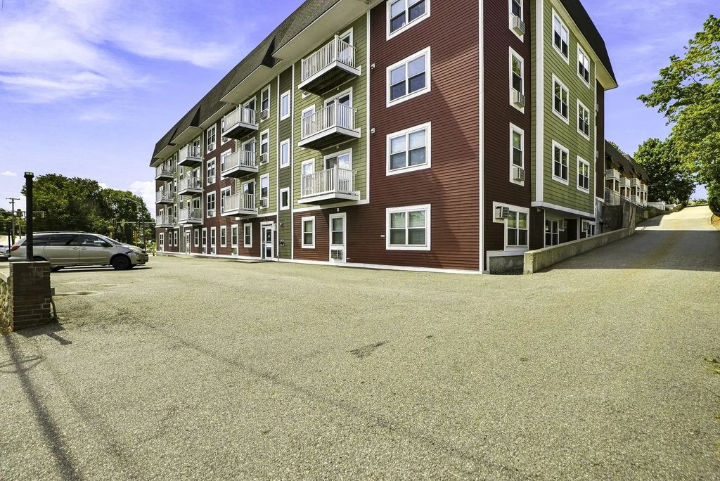 275 W Main St #14, Marlborough