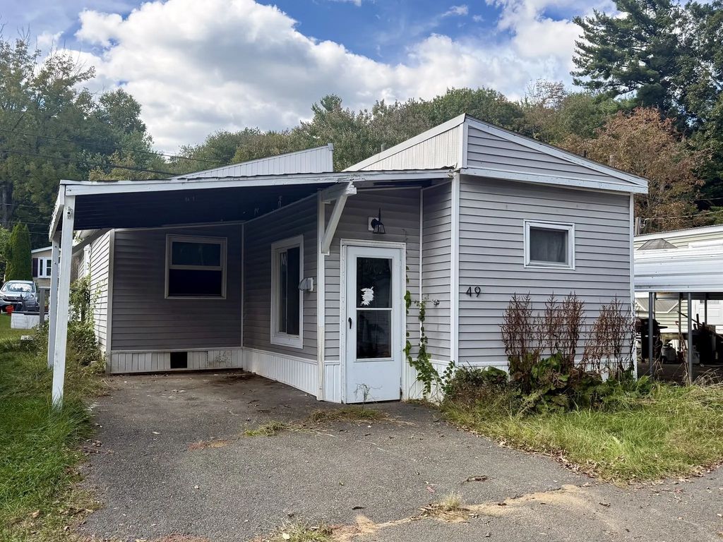 868 Southampton Rd #49, Westfield