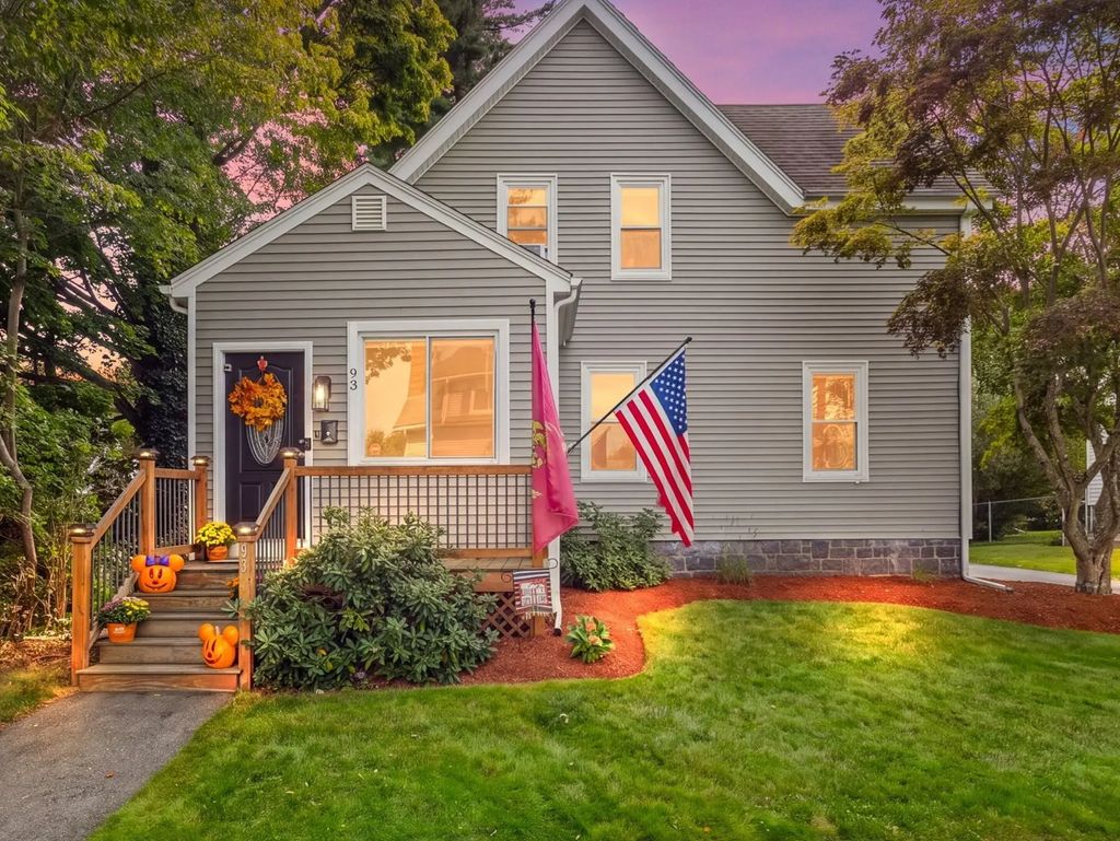 93 Washburn Street, Taunton