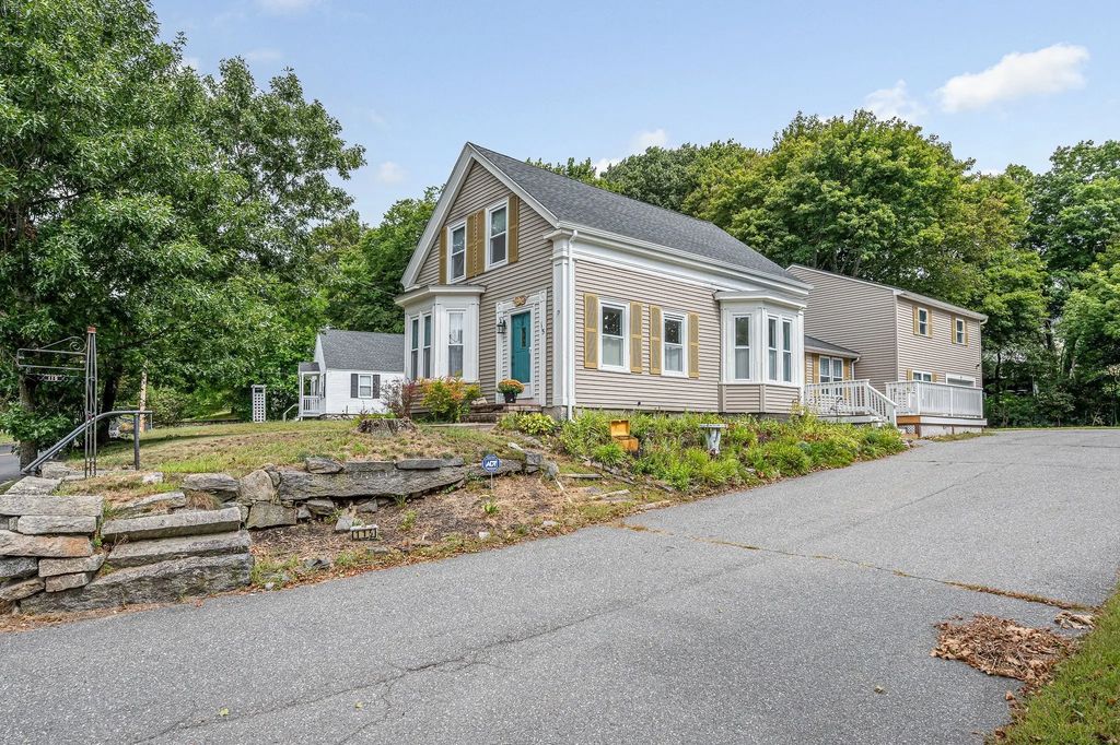 115 Sladen St, Dracut