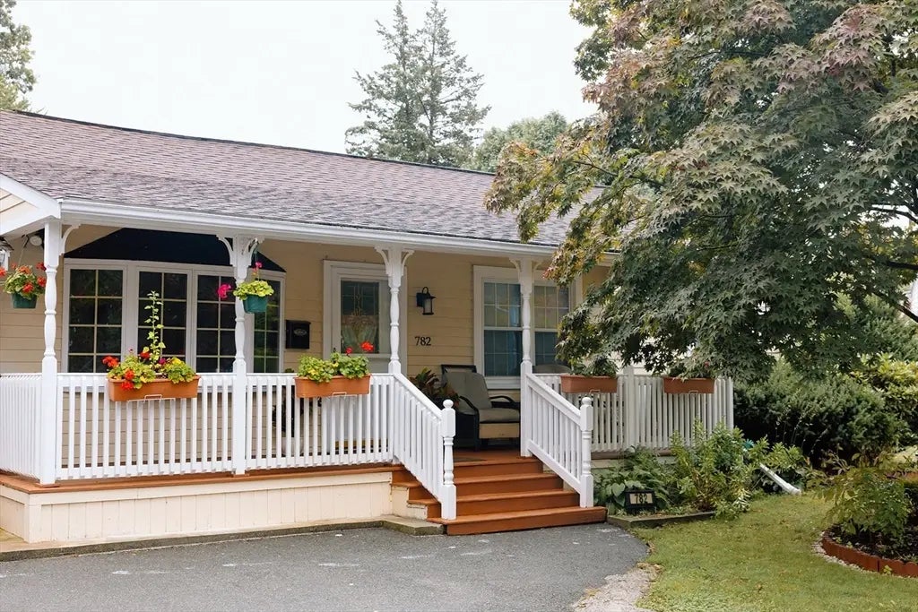 782 Ash St, Brockton