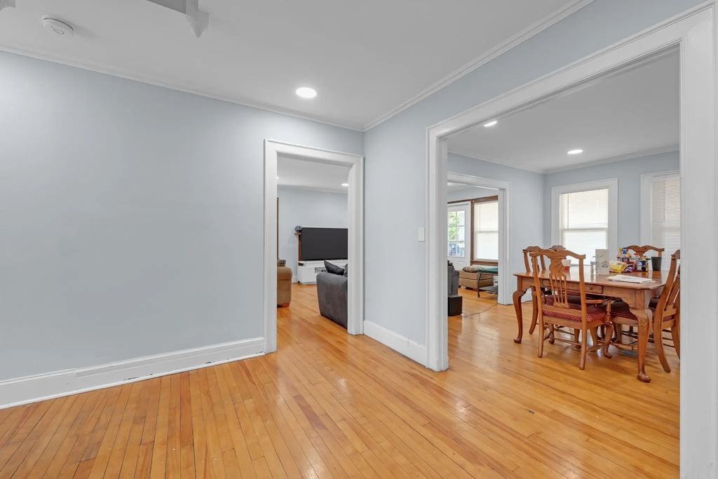18 Mount Vernon St, Fitchburg