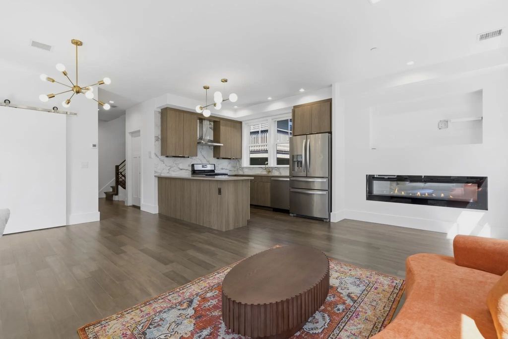 10r Spring Garden St #3, Boston