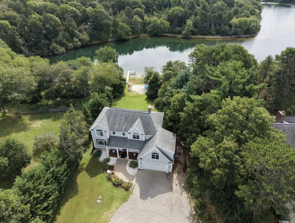 10 Indian Pond Pt, Barnstable