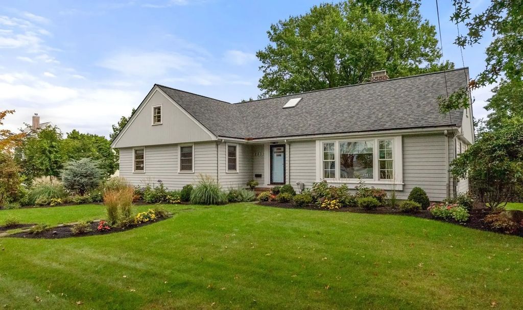 253 Pond St, Winchester