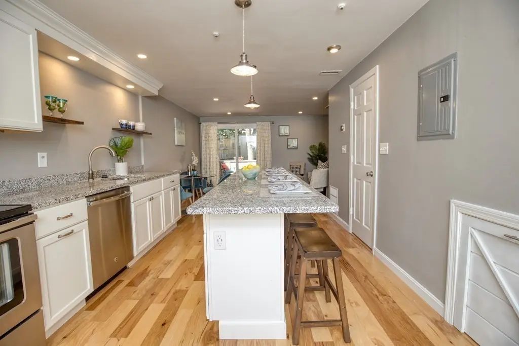 82 Centre St #b, Quincy