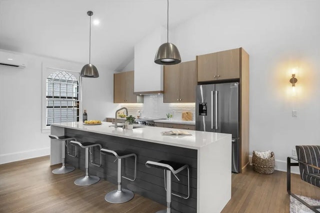 132 Elm Street #132, Marblehead