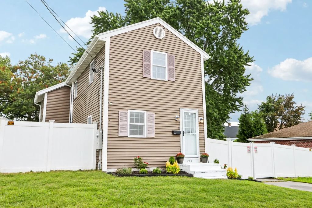281 Washington St, Taunton