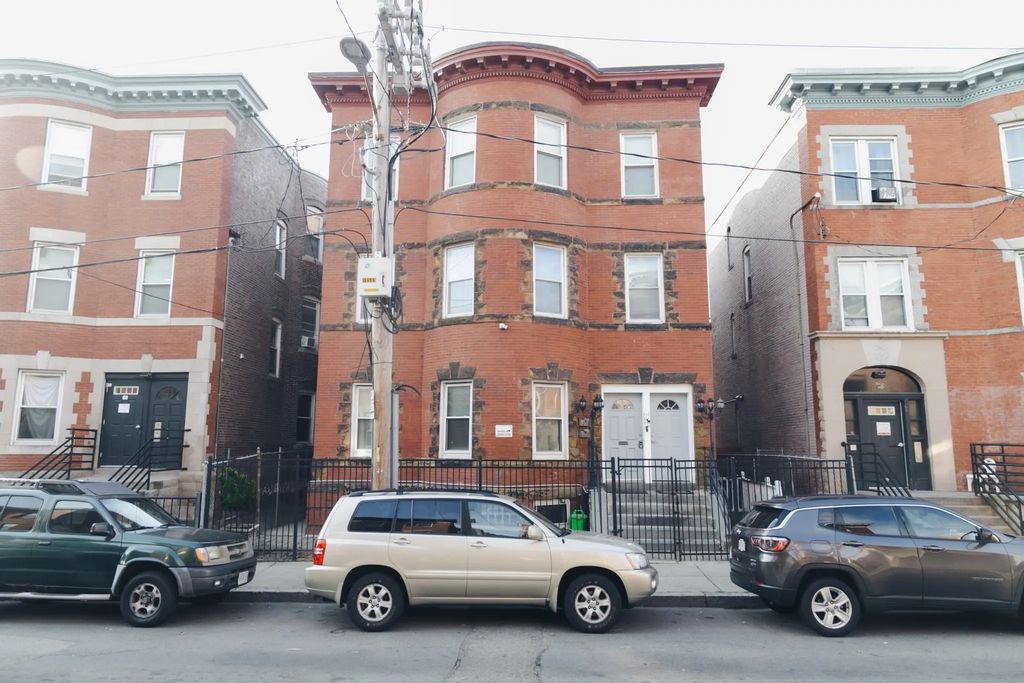 64 Charles St #1, Boston